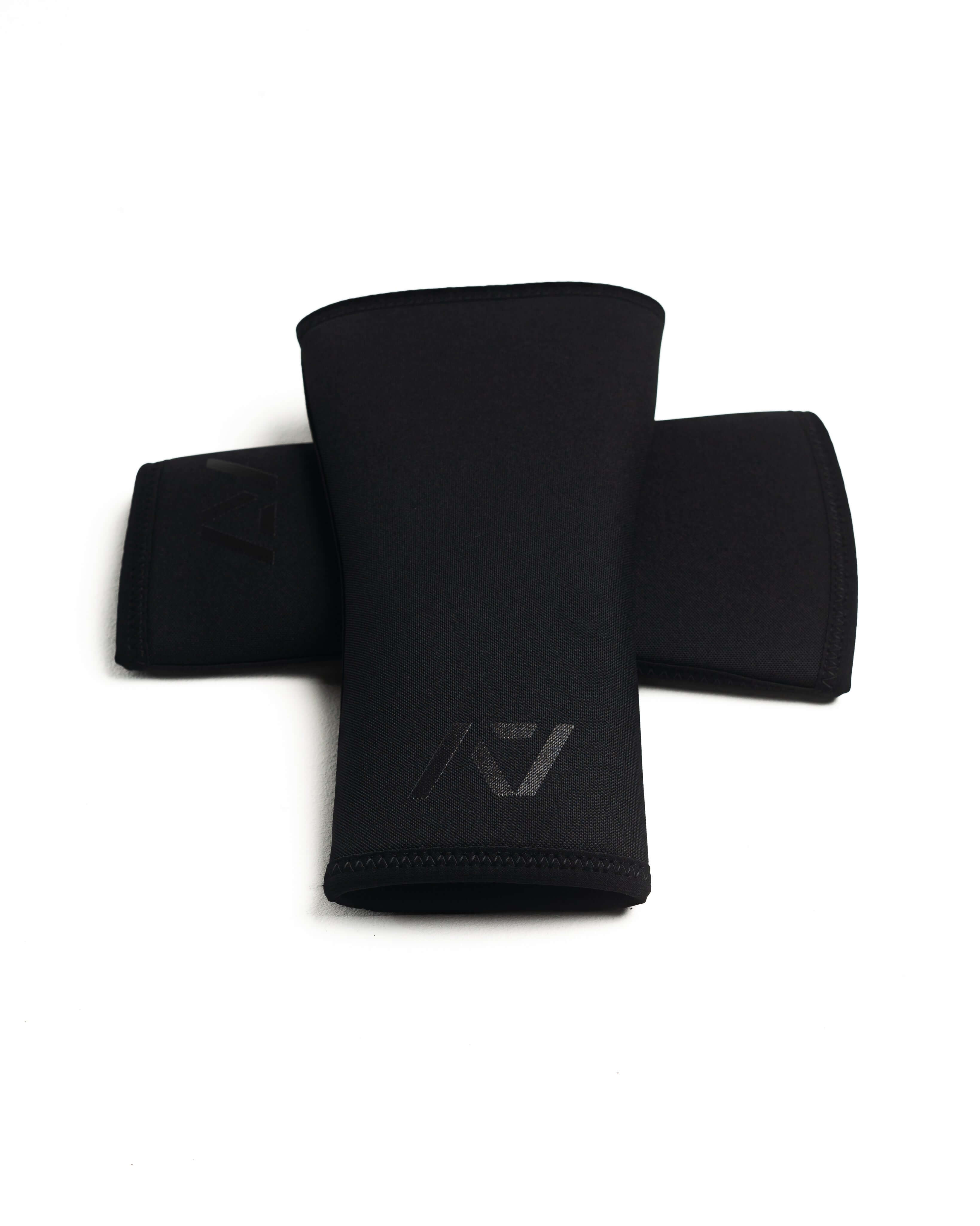Hourglass Knee Sleeves - Stealth - Stiff (IPF Approved)